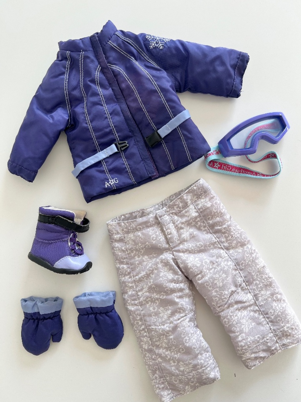 VINTAGE - American Girl Doll Snowboard Outfit II & Accessories - RETIRED